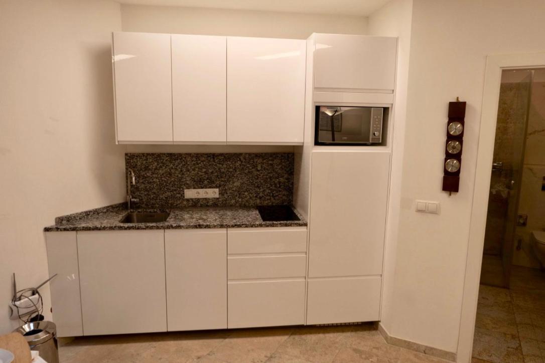 Modern Studios Near City Center Відень Екстер'єр фото