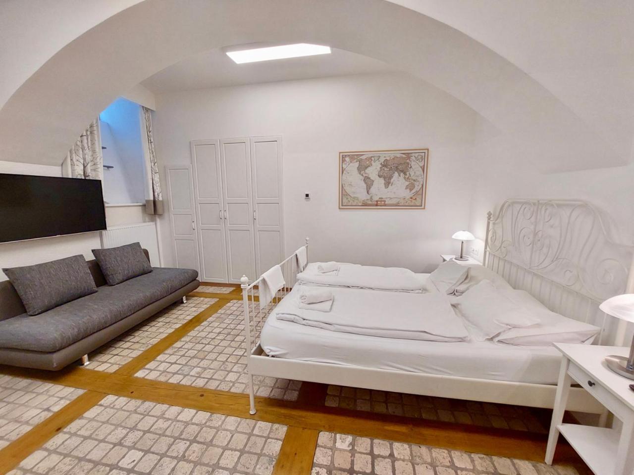 Modern Studios Near City Center Відень Екстер'єр фото