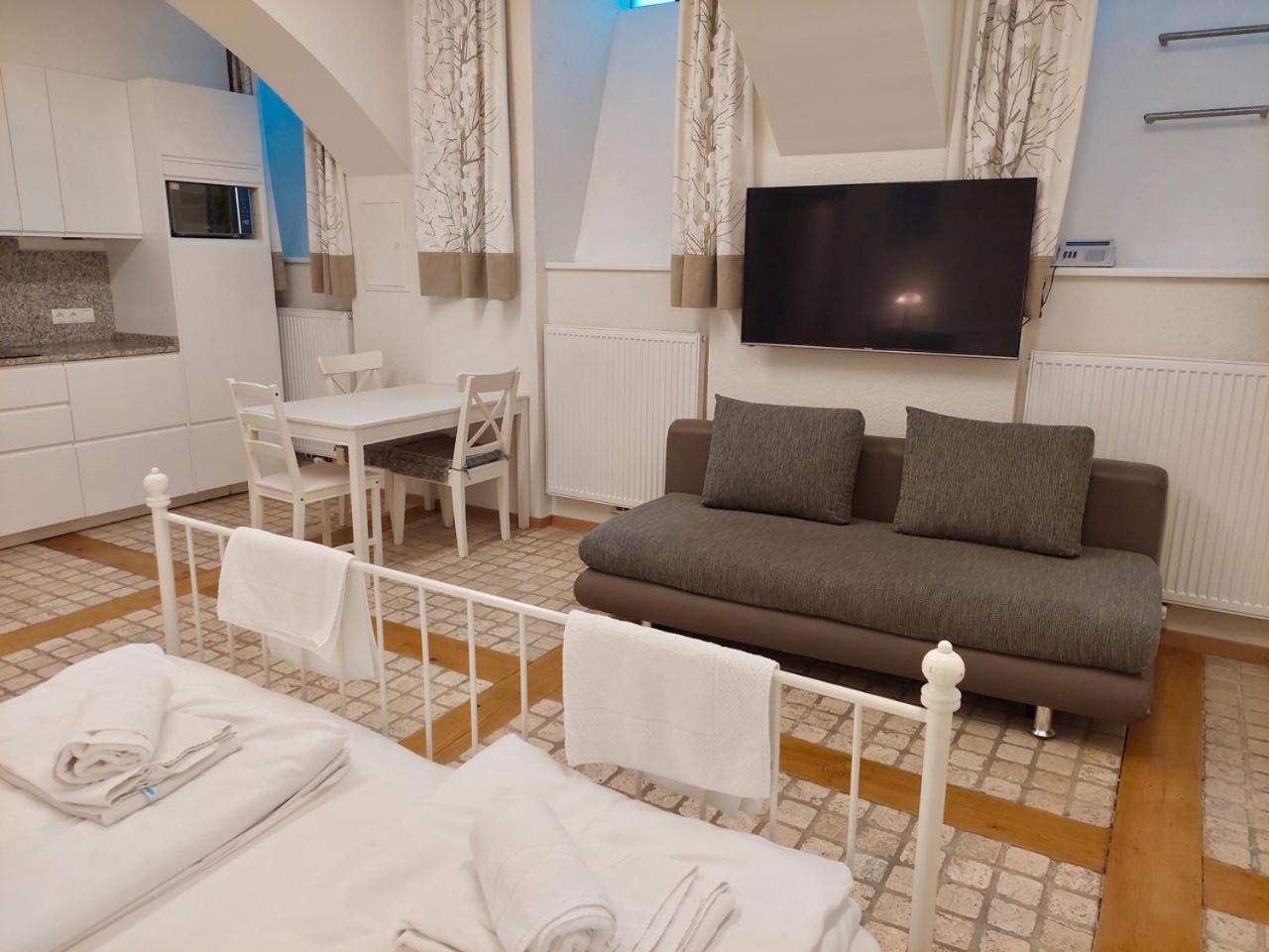 Modern Studios Near City Center Відень Екстер'єр фото