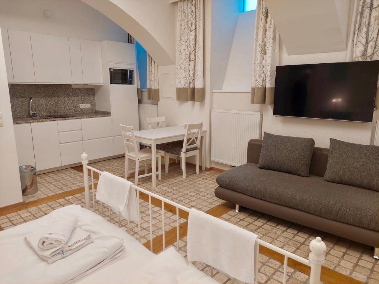 Modern Studios Near City Center Відень Екстер'єр фото